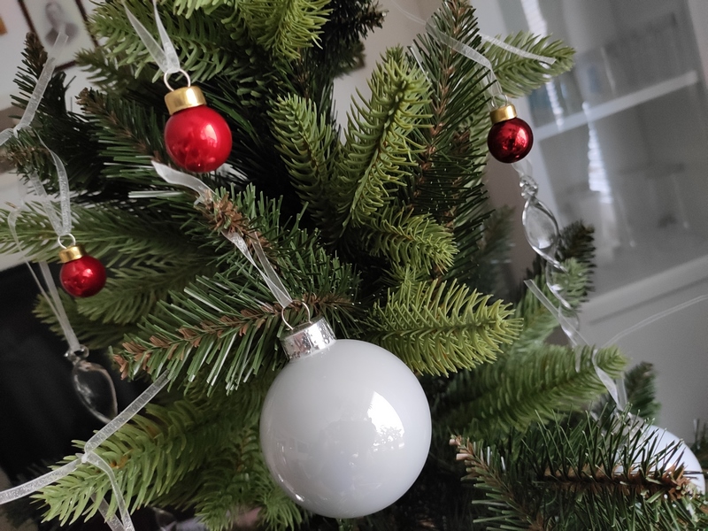 PURE LIVING Premium Weihnachtsbaum - Authentisch für die festliche Stimmung